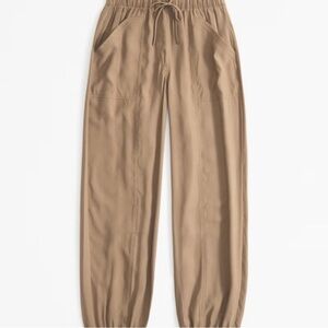Abercrombie & Fitch Women’s Tan Utility Jogger Pants | Size M